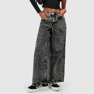 ⭐️ BOOHOO High Rise Wide Leg Jean ⭐️